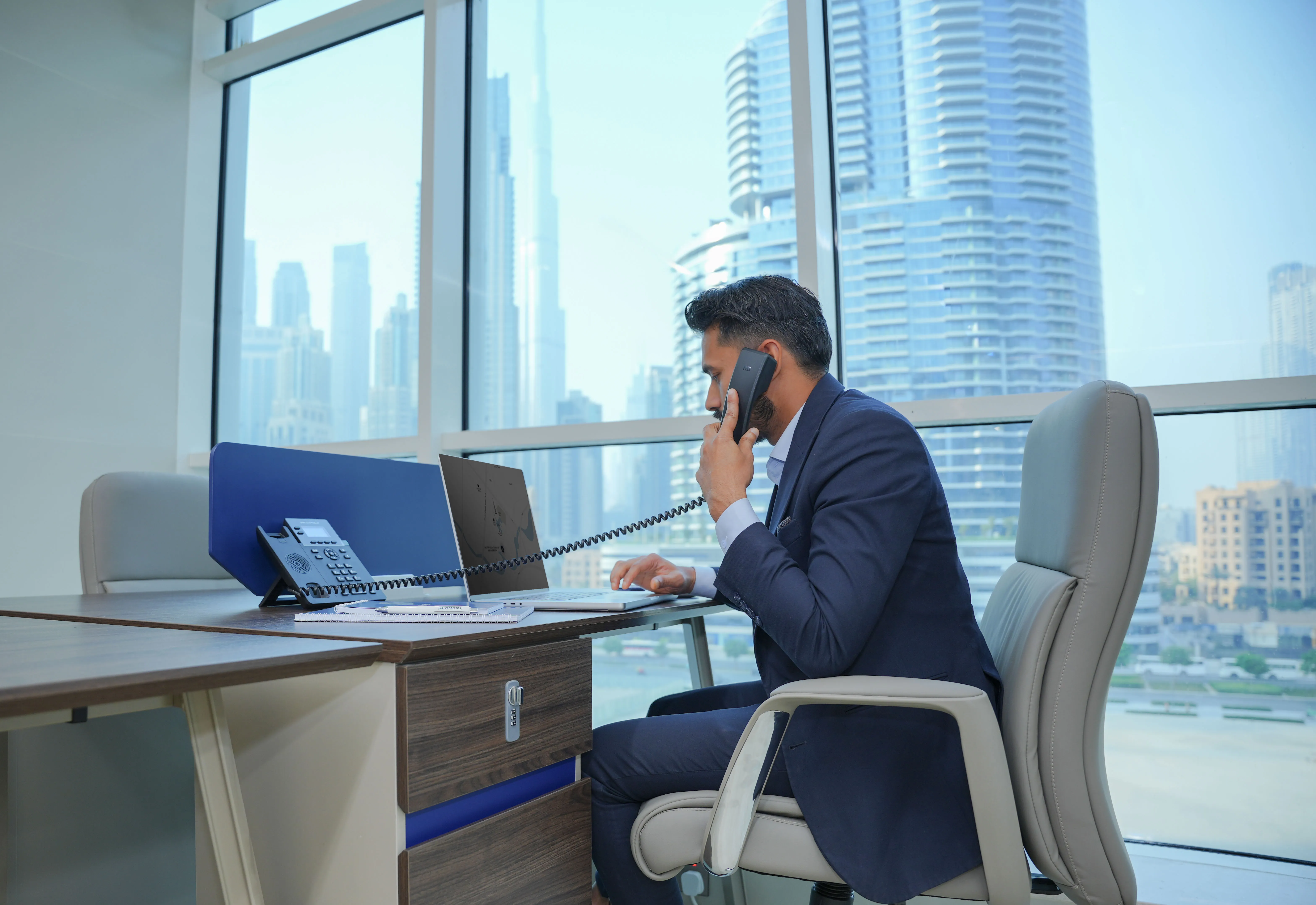 تواصل معنا، كي ايه جيه العقارية، شركة وساطة عقارية رائدة في دبي